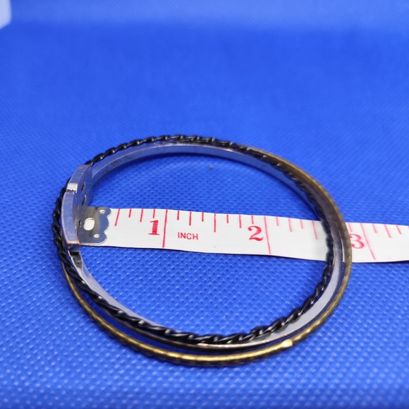 6/$20🔖3 pieces bangle lot - Picture 5 of 5